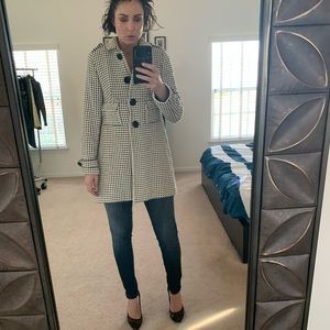 Black & winter white banana republic coat